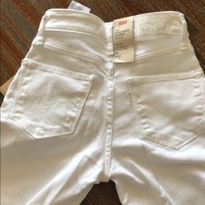 Levi’s 721 High-Rise Skinny Ankle Jeans